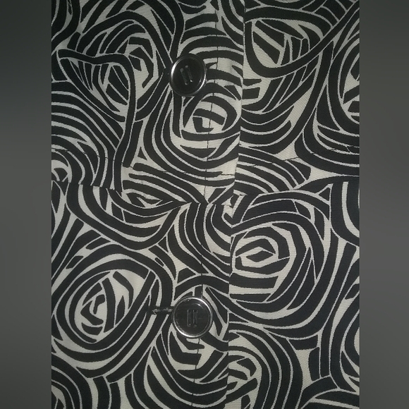 Rafaella Black and White Jacket with Pockets and Two Button Closure - 3X - Picture 6 of 6